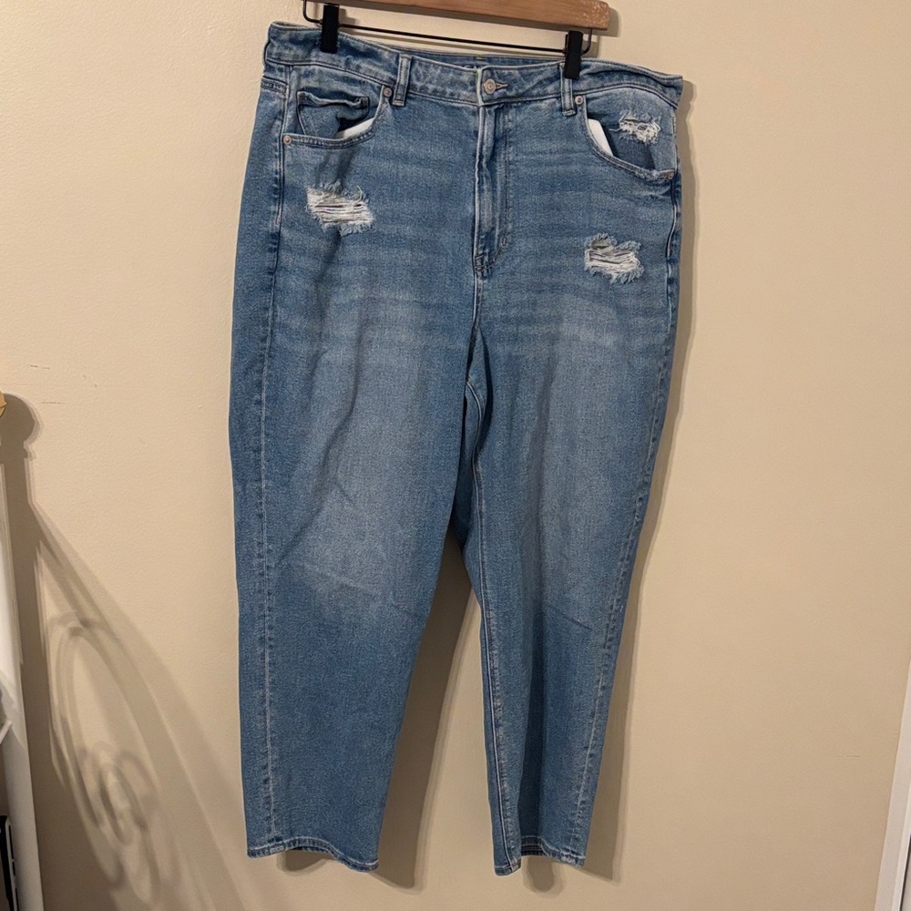 American Eagle Plus Size Straight Mom Jean
